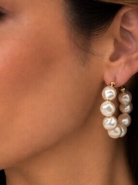 💎 Faux Pearl Hoop Earrings Cream Baroque Beaded Gold Tone Statement Jewelry